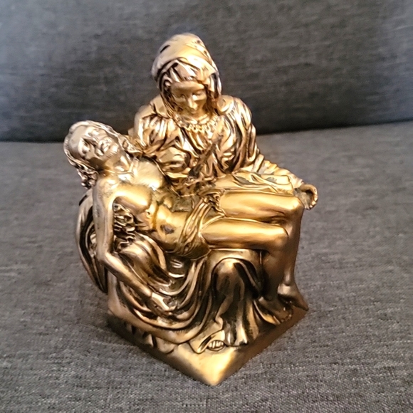 Other - Vintage Pieta